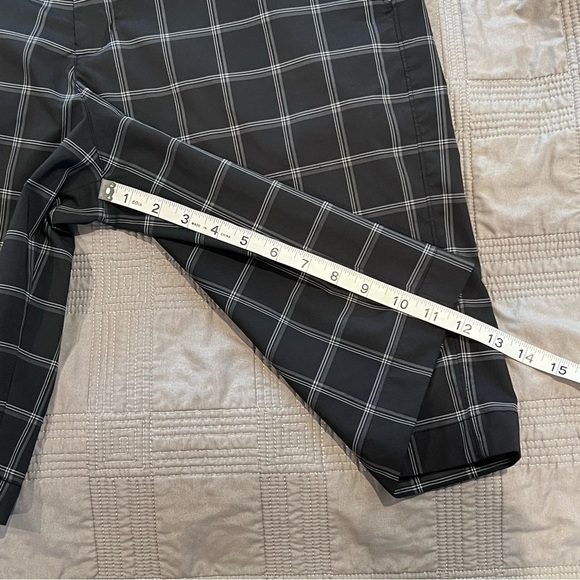 Nike Golf Mens 32 Dri-Fit Standard Fit Shorts Black Check Print Flat Front - Picture 8 of 8